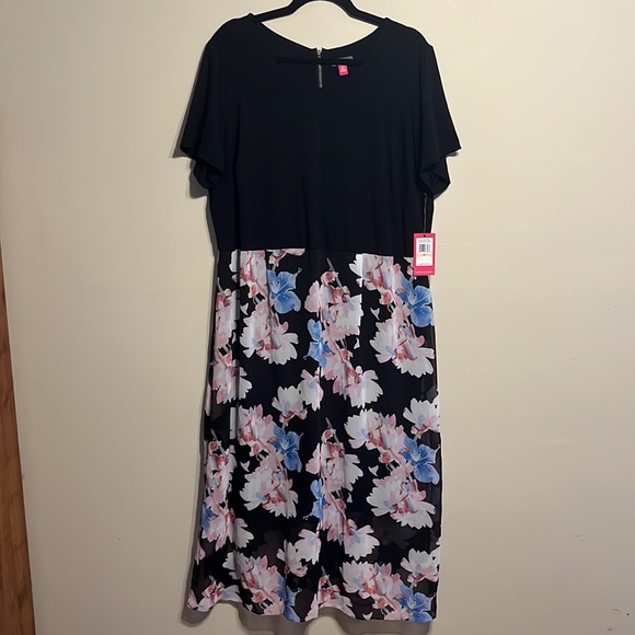 NWT Vince Camuto | Poetic Bouquet Chiffon Floral Dress - Picture 9 of 11